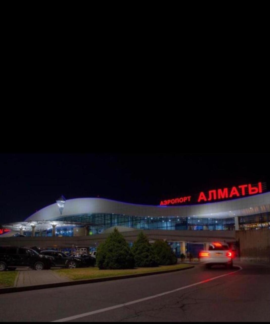 Apartment On Akhmetova 10 Алма Ата Екстериор снимка