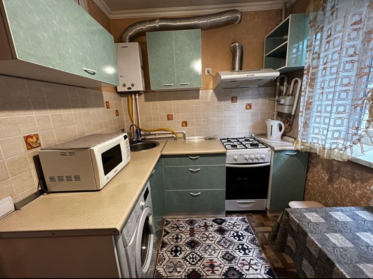 Apartment On Akhmetova 10 Алма Ата Екстериор снимка