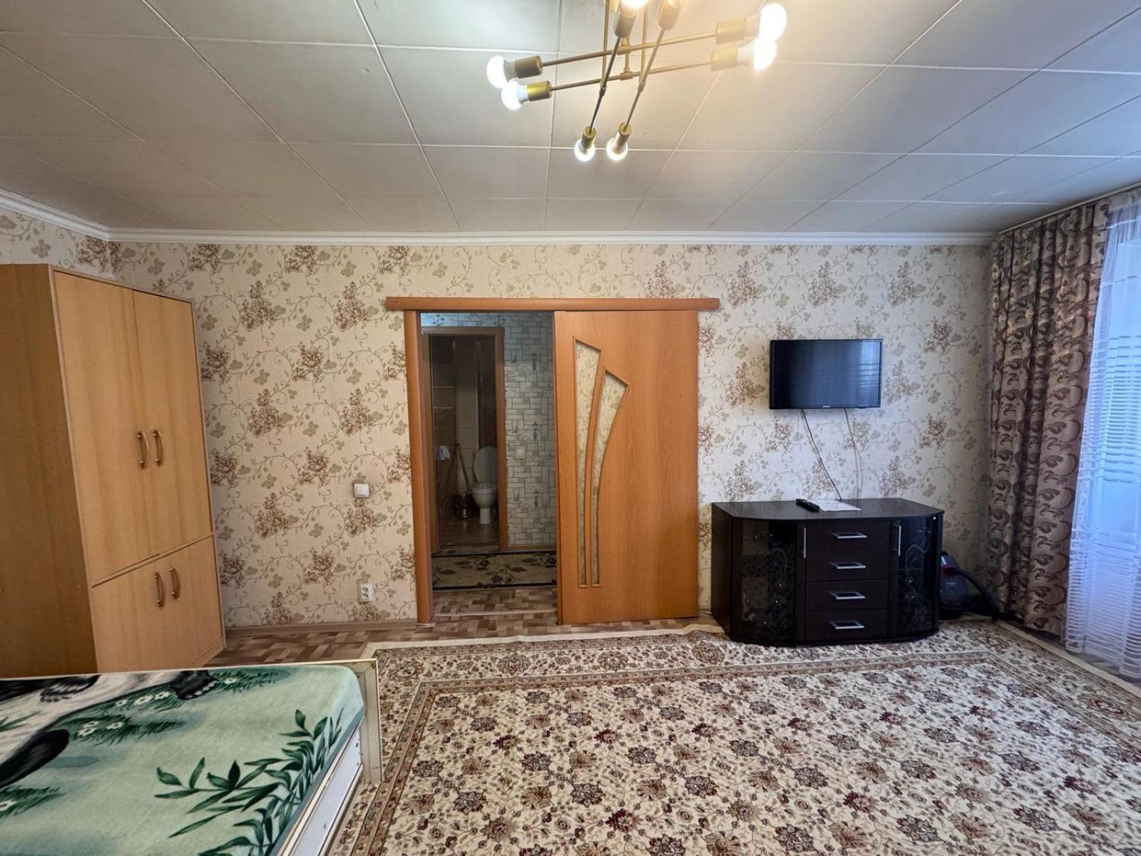 Apartment On Akhmetova 10 Алма Ата Екстериор снимка