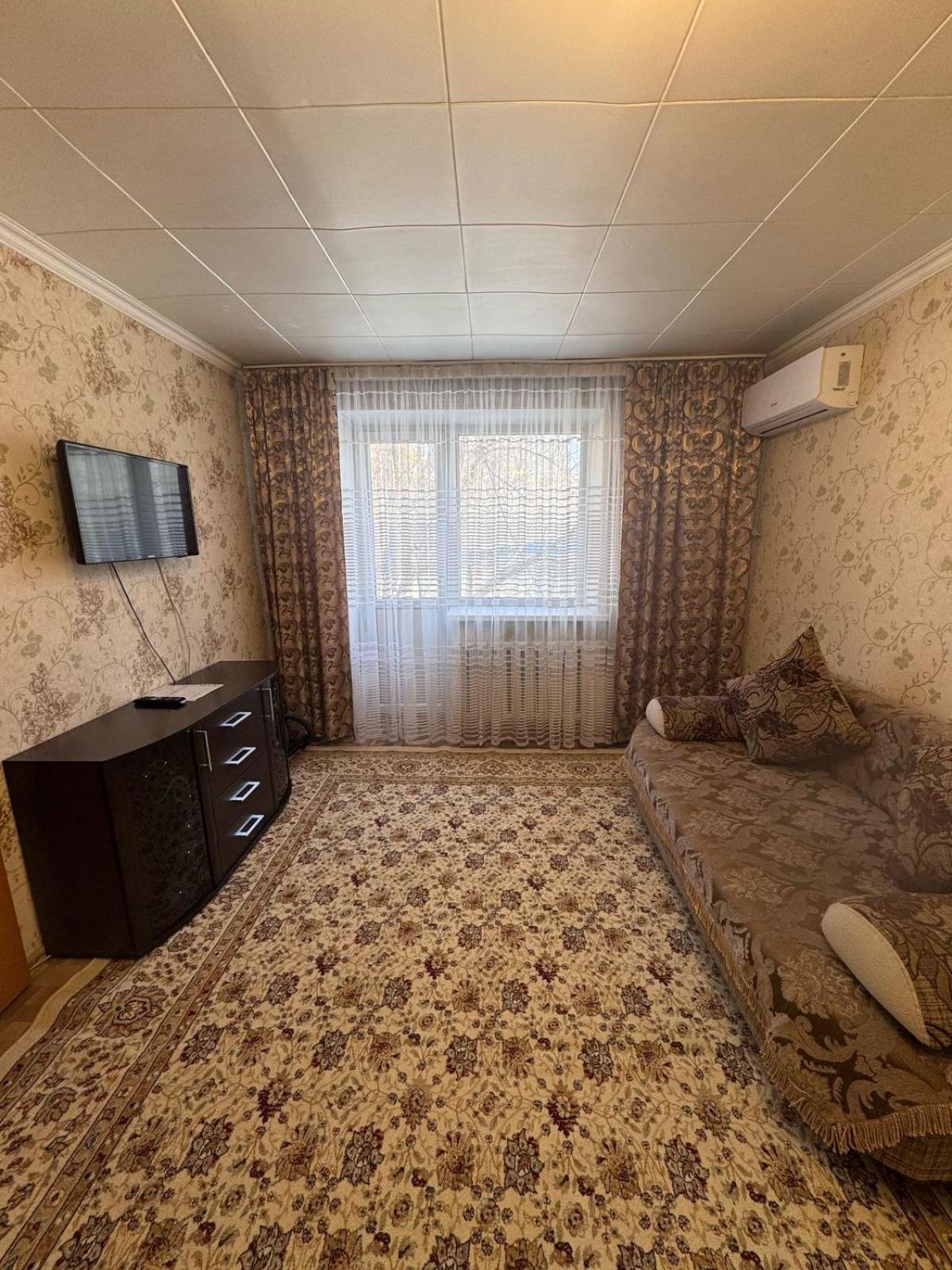 Apartment On Akhmetova 10 Алма Ата Екстериор снимка