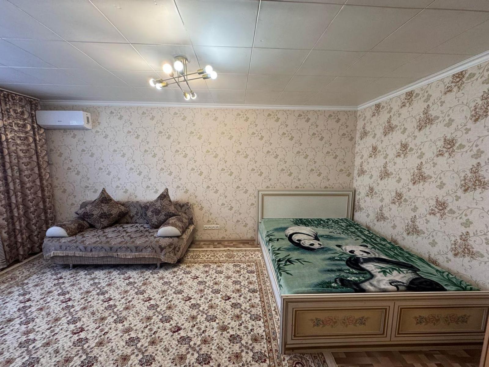 Apartment On Akhmetova 10 Алма Ата Екстериор снимка